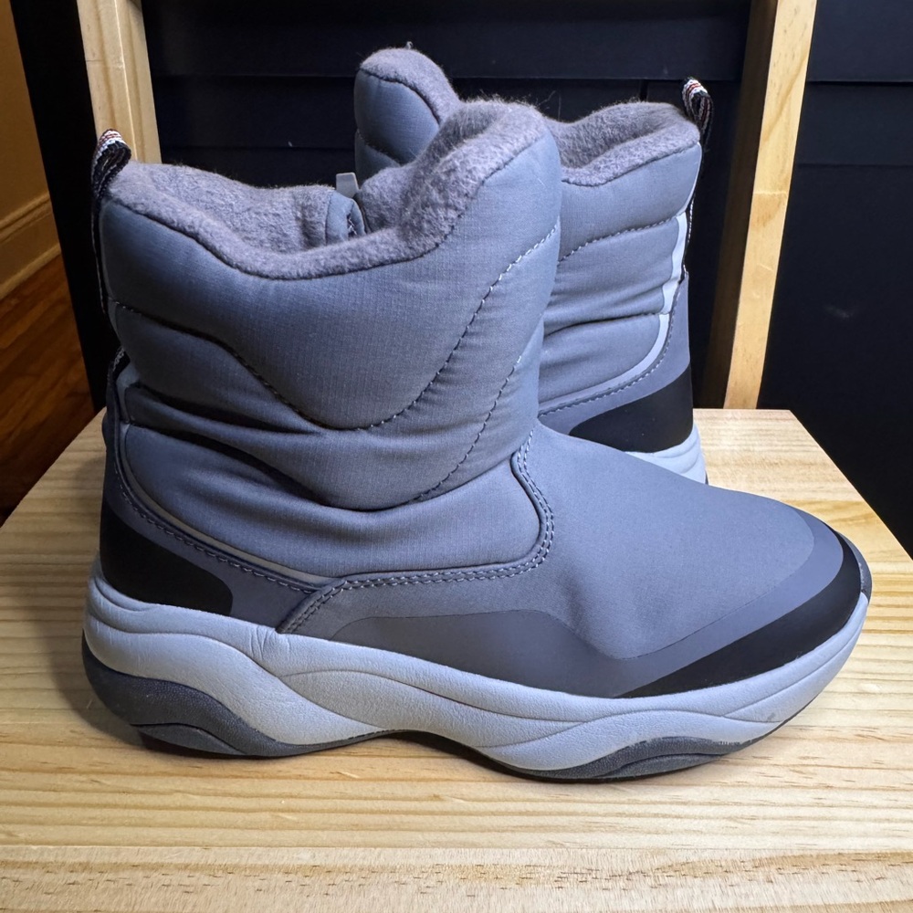 Zara Gray memory effect quilted zipper Boots in grey size 4/5 nwt